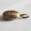 Circa 1880 Victorian Gold Filled Forget-Me-Not Taille d'épargne Enamel Mourning Locket